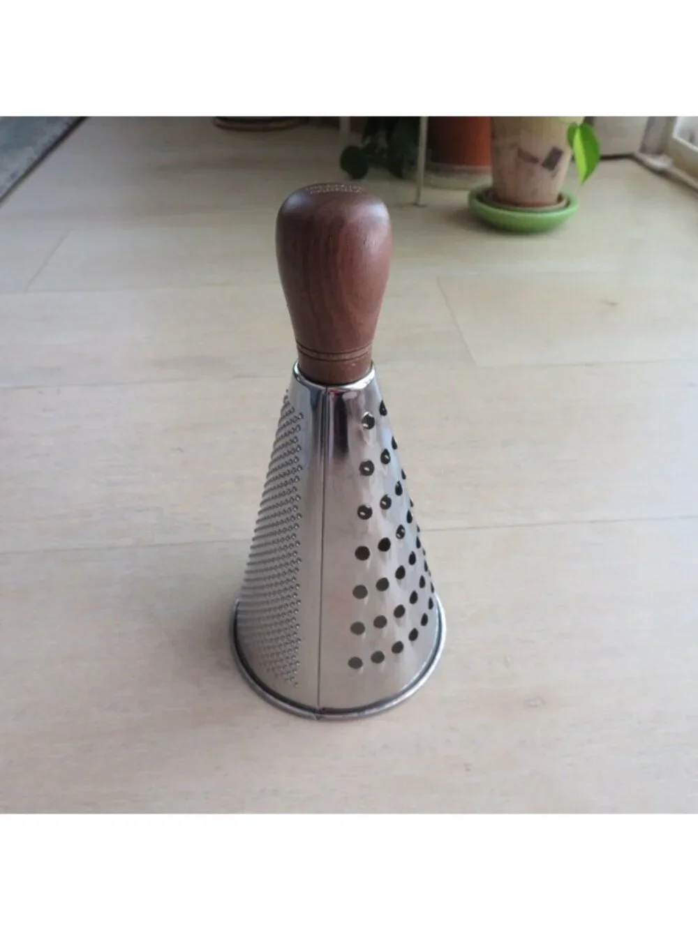 Williams Sonoma Stainless Steel Walnut Knob Handle Conical Cheese Grater Discont